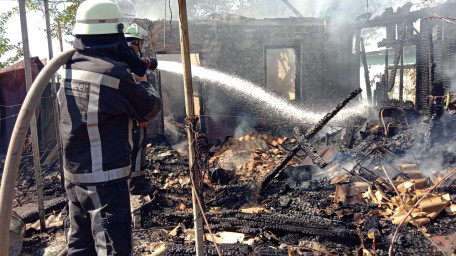 м.Херсон: на лівобережжі р.Дніпро пожежні ліквідували загоряння у дачному будиночку
